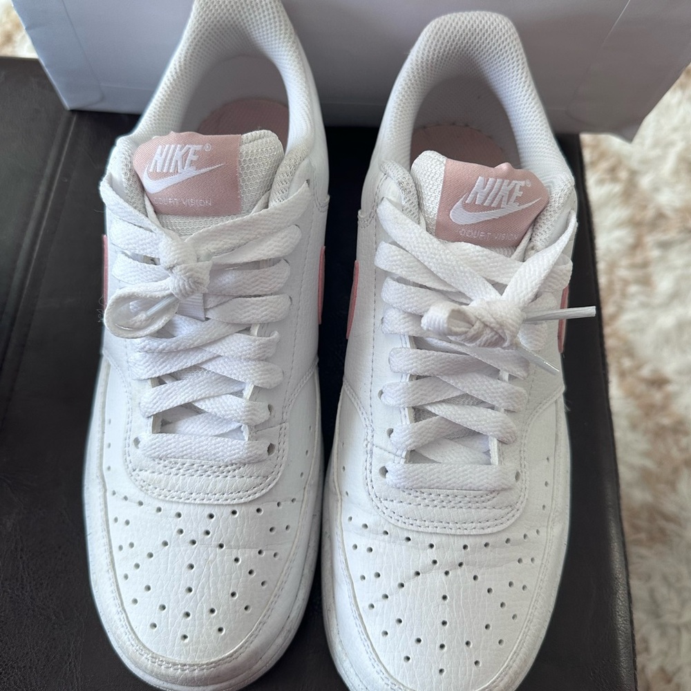 Nike Women's Court Low Vision sneakers
